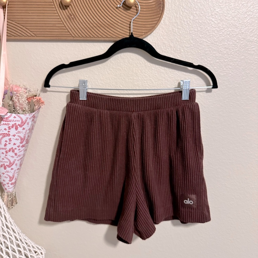 ALO Yoga Women's Muse Ribbed Shorts Size XS